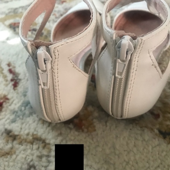 Off white shoes - Picture 2 of 3